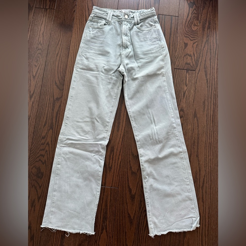Zara Jeans In a light green colour